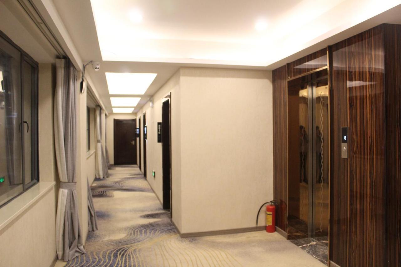 308 Hotel Sihanoukville Exterior photo